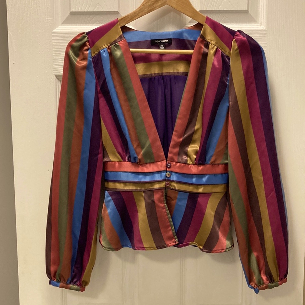 Fashion Nova multi color stripe  low cut  long sleeve top size XS
